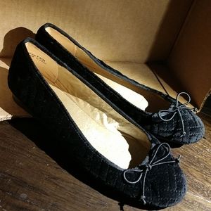 Chinese Laundry Black Flats